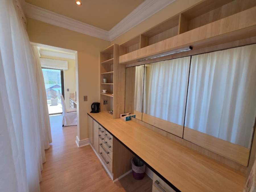 6 Bedroom Property for Sale in Myoli Beach Western Cape